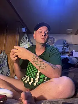 Snapshot of Sxyfeetlvr chatting on March 31, 3:19 am Sxyfeetlvr online show from March 31, 3:19 am