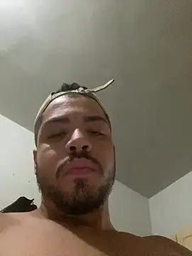 Snapshot of c_aioandrade chatting on March 1, 6:54 pm c aioandrade online show from March 1, 6:54 pm