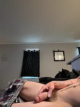 Snapshot of OscarBrow chatting on February 2, 3:55 pm OscarBrow online show from February 2, 3:55 pm