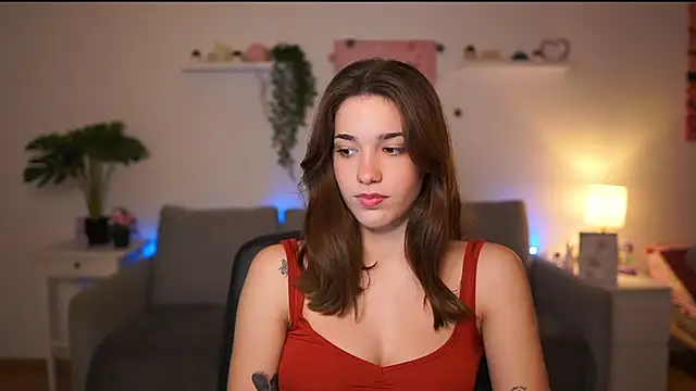 kissie cat online show from December 3, 2:15 pm