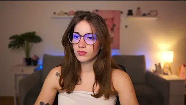 Snapshot of kissie_cat chatting on February 2, 2:05 pm kissie cat online show from February 2, 2:05 pm