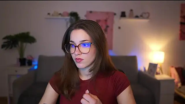 Snapshot of kissie_cat chatting on February 16, 2:13 pm kissie cat online show from February 16, 2:13 pm