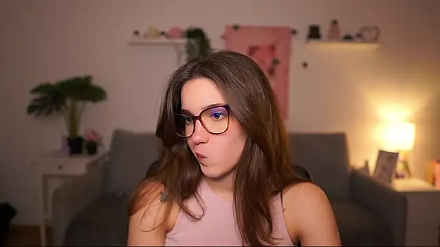 Snapshot of kissie_cat chatting on February 20, 7:25 pm kissie cat online show from February 20, 7:25 pm