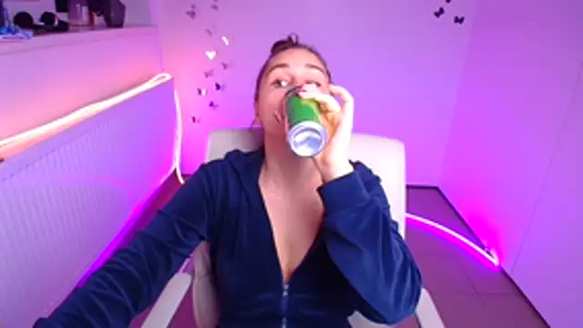 Stefanie Sweet online show from October 28, 2:09 pm