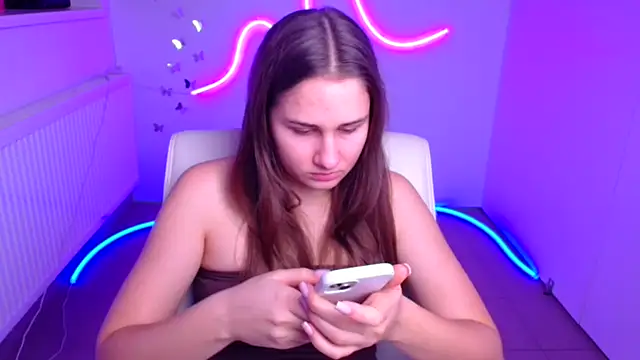 Stefanie Sweet online show from December 5, 6:44 am