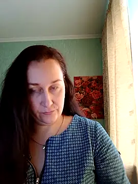 Amandda  online show from February 8, 9:45 am