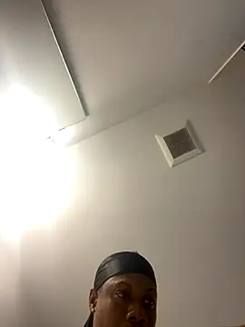 Snapshot of labishyoung25 chatting on November 10, 4:11 am labishyoung25 online show from November 10, 4:11 am