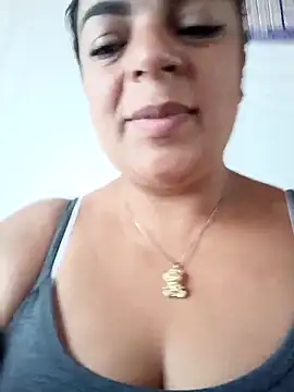 Mia-Glow online show from April 17, 7:06 pm