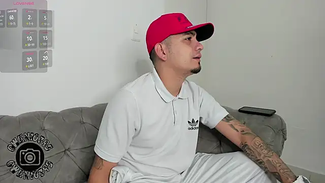 OwenStonne  online show from October 11, 3:50 am