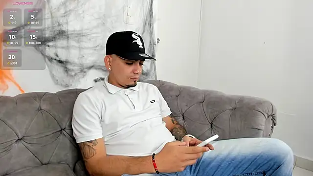 OwenStonne  online show from November 2, 4:37 am