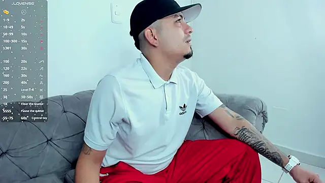 OwenStonne  online show from November 10, 11:53 am