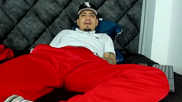 OwenStonne  online show from November 12, 12:27 pm