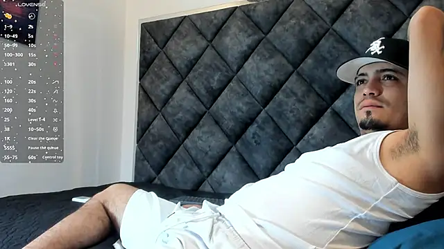 OwenStonne  online show from November 15, 12:56 pm