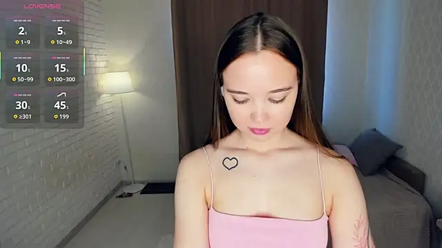 Snapshot of KayleenCurtis chatting on April 16, 4:35 am KayleenCurtis online show from April 16, 4:35 am