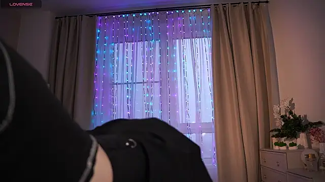 VernonKnapik online show from December 18, 12:11 pm