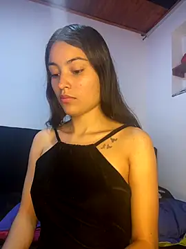 hotwife26 online show from November 5, 1:33 pm