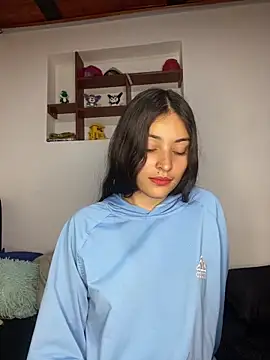 hotwife26 online show from March 12, 2:29 am