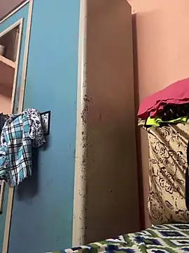 Snapshot of crazy111girl chatting on November 10, 8:46 am crazy111girl online show from November 10, 8:46 am