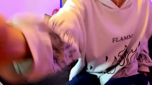 Dioniso guy8 online show from December 15, 8:35 pm