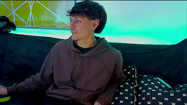 Dioniso guy8 online show from April 1, 8:39 pm