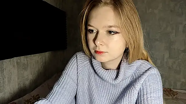 Snapshot of LiaVibes chatting on December 19, 7:15 am LiaVibes online show from December 19, 7:15 am