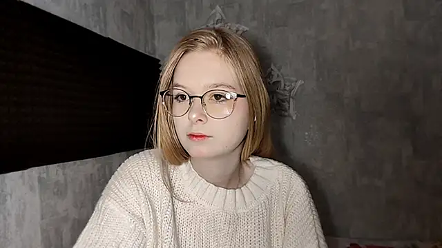 Snapshot of LiaVibes chatting on December 22, 7:16 am LiaVibes online show from December 22, 7:16 am