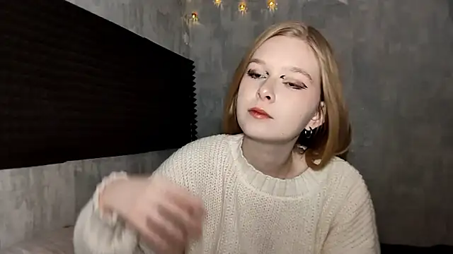 Snapshot of LiaVibes chatting on January 16, 6:17 am LiaVibes online show from January 16, 6:17 am