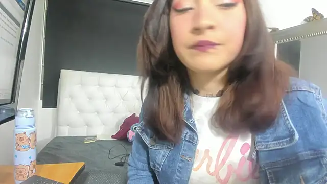 Snapshot of evelynesex chatting on September 29, 1:44 am evelynesex online show from September 29, 1:44 am