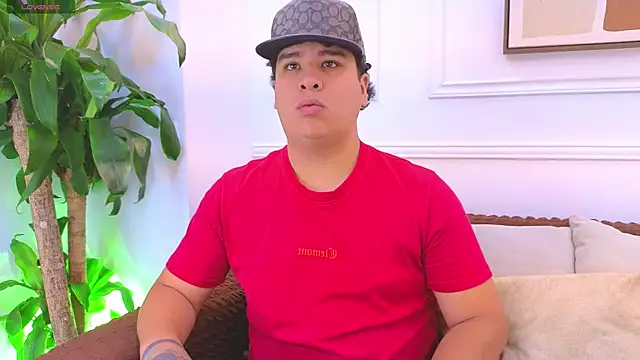 Snapshot of Naim_Bennetsex chatting on July 3, 6:36 pm Naim Bennetsex online show from July 3, 6:36 pm