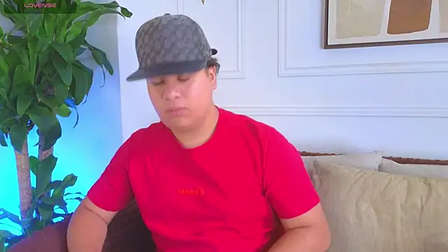 Snapshot of Naim_Bennetsex chatting on July 18, 6:01 pm Naim Bennetsex online show from July 18, 6:01 pm