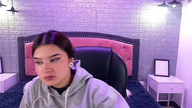 Natalie loffreda online show from September 12, 2:55 am