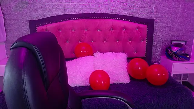 Natalie loffreda online show from February 20, 3:25 am