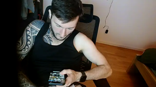 th1  online show from February 15, 6:04 pm