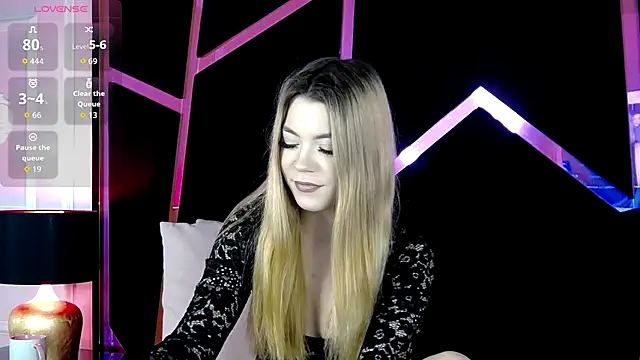 Snapshot of Breezelle chatting on December 15, 5:50 pm Breezelle online show from December 15, 5:50 pm