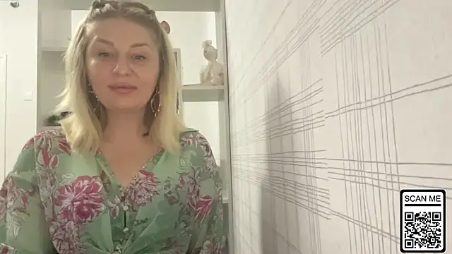 Blondie xoxoxo online show from November 5, 6:52 pm