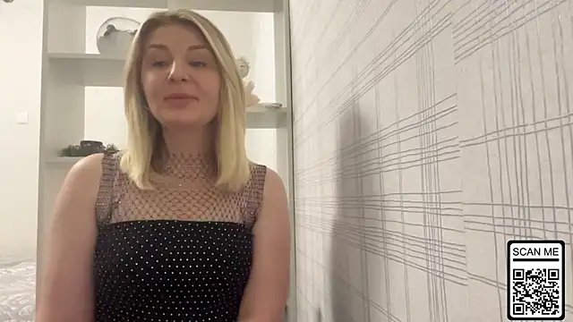 Blondie xoxoxo online show from November 21, 2:05 pm