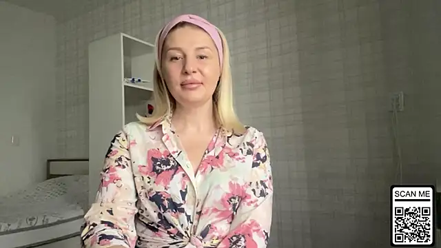 Blondie xoxoxo online show from November 26, 8:37 am