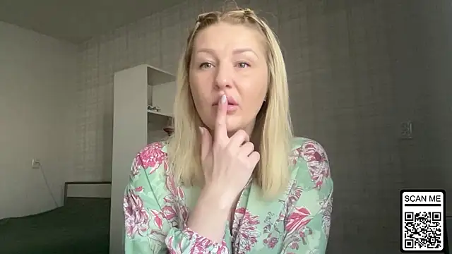 Blondie xoxoxo online show from March 9, 7:12 am