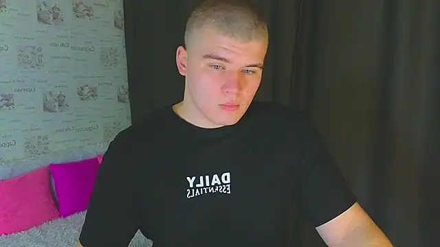 Snapshot of kittenmurr chatting on October 2, 7:10 pm kittenmurr online show from October 2, 7:10 pm