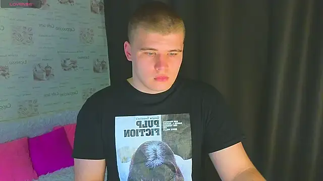 Snapshot of kittenmurr chatting on October 16, 4:30 pm kittenmurr online show from October 16, 4:30 pm