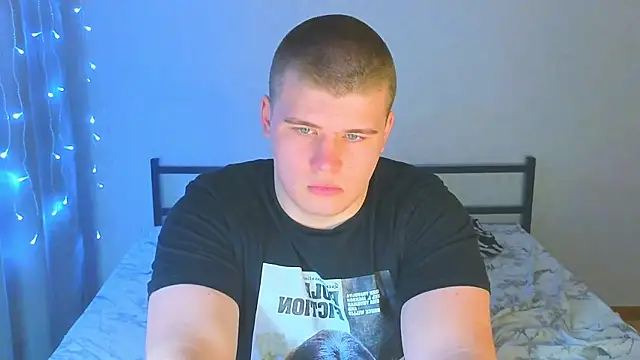 Snapshot of kittenmurr chatting on November 13, 8:30 pm kittenmurr online show from November 13, 8:30 pm