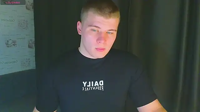 Snapshot of kittenmurr chatting on November 14, 7:56 pm kittenmurr online show from November 14, 7:56 pm