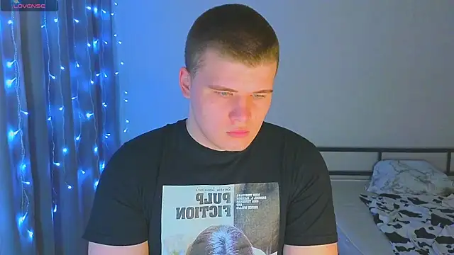 Snapshot of kittenmurr chatting on November 24, 2:33 am kittenmurr online show from November 24, 2:33 am