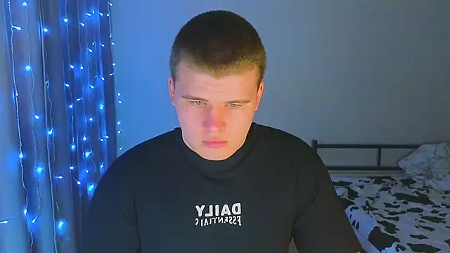 Snapshot of kittenmurr chatting on November 28, 9:17 pm kittenmurr online show from November 28, 9:17 pm