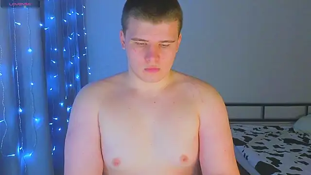 Snapshot of kittenmurr chatting on November 29, 1:14 pm kittenmurr online show from November 29, 1:14 pm