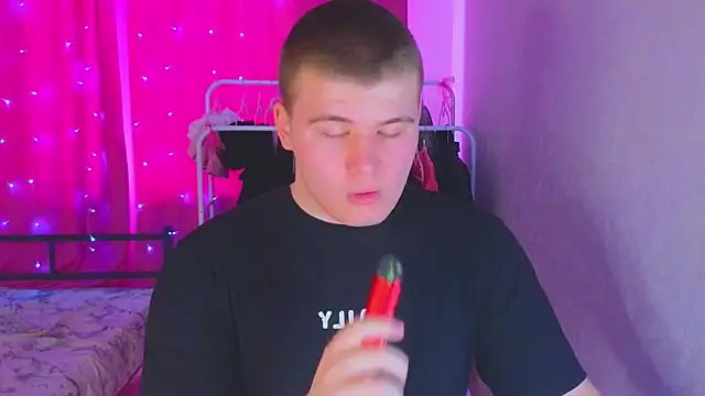 Snapshot of kittenmurr chatting on March 3, 9:15 am kittenmurr online show from March 3, 9:15 am