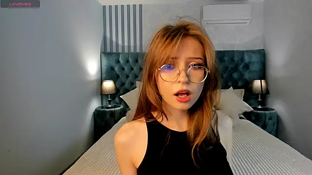 Snapshot of Grace_blush chatting on September 27, 6:40 am Grace blush online show from September 27, 6:40 am