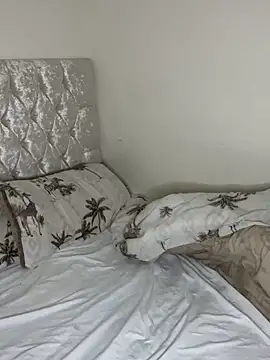 Charsworld online show from October 31, 7:04 pm