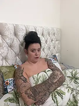 Snapshot of Charsworld chatting on January 19, 11:25 am Charsworld online show from January 19, 11:25 am