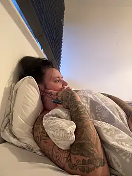 Snapshot of Charsworld chatting on February 13, 4:58 pm Charsworld online show from February 13, 4:58 pm